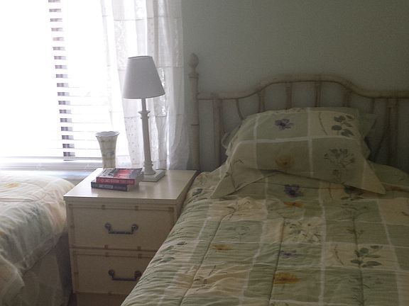 Guest bedroom