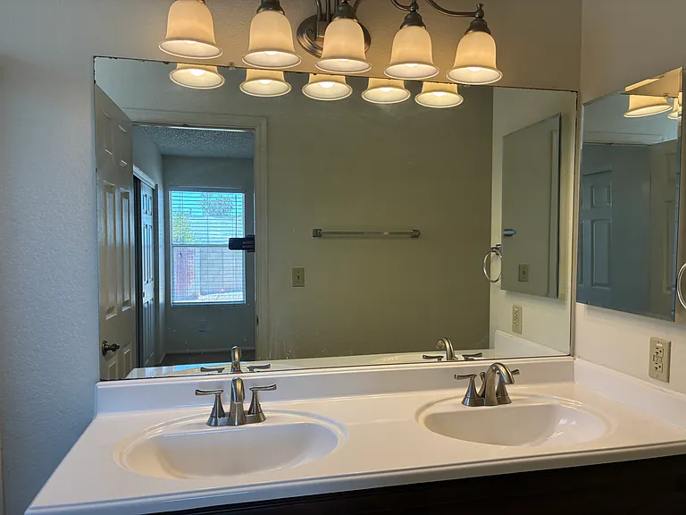 5637 W Yucca St — Photo 19