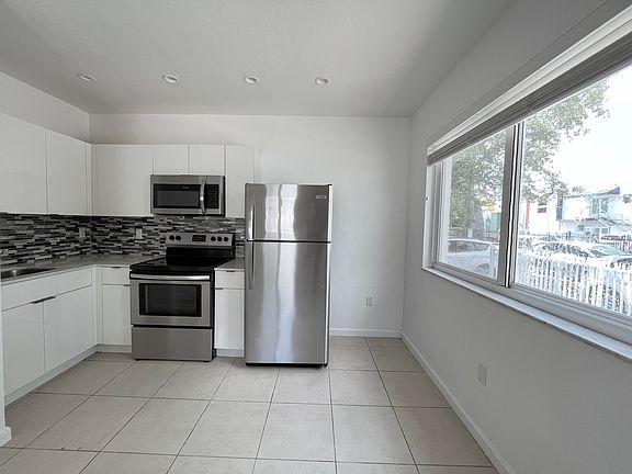 4th image of 6331 NE 4th Ct