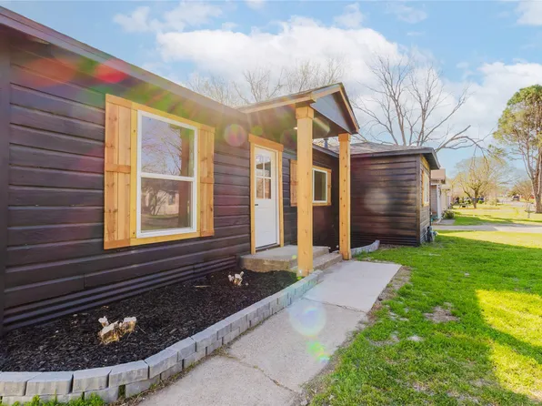 904 Edgewood St, Ennis, TX 75119