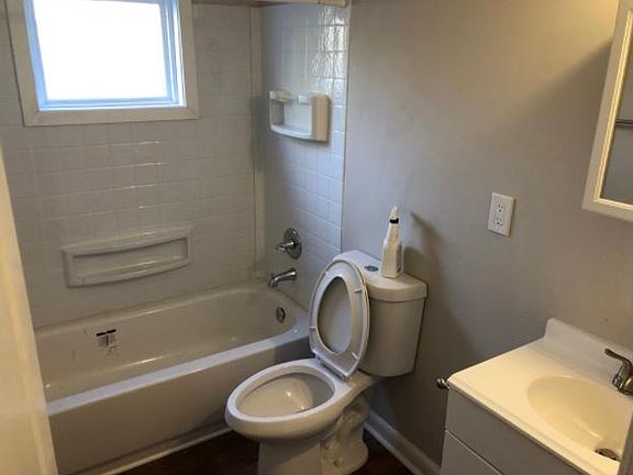 3rd image of 129 Virginia Ave