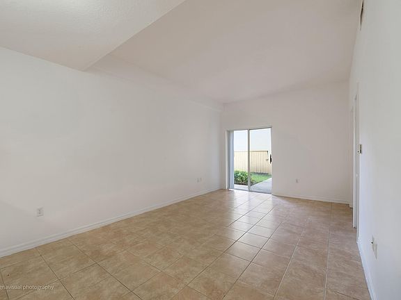4th image of 9720 SW 184th St Unit 202