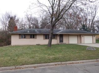 1901 138th St W, Burnsville, MN 55337