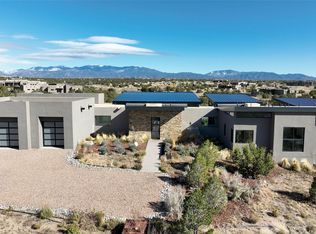 18 Camino Alazan, Santa Fe, NM 87506
