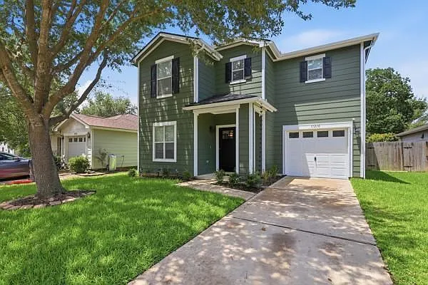 11210 Log Cabin Ln