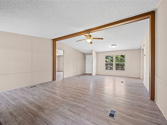 3rd image of 136 W Freedom Wood Dr