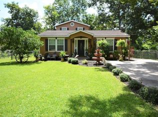 741 W Kyle Rd, Clute, TX 77531