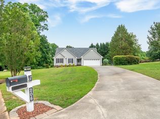 206 Windbrook Ln, Boiling Springs, SC 29316