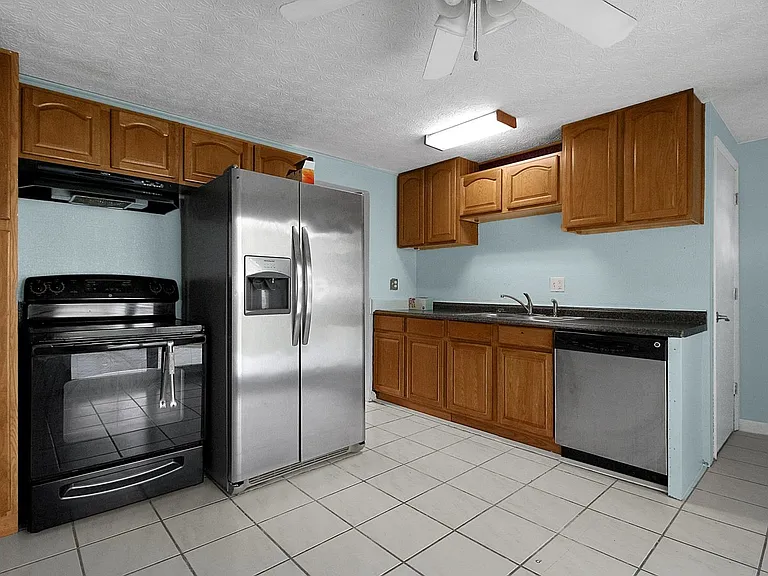 2138 Sprucefield Dr — Photo 10