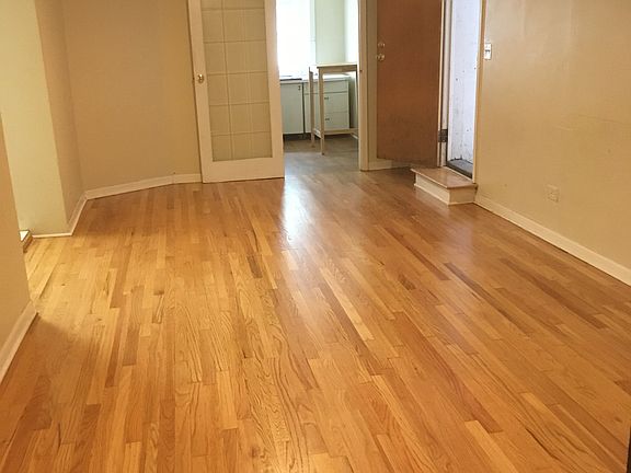5th image of 3722 N Kenmore Ave
