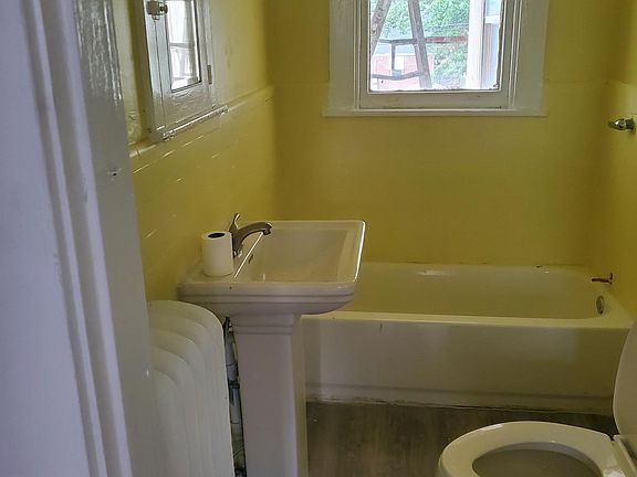 2nd image of 3105 Woodrow Ave