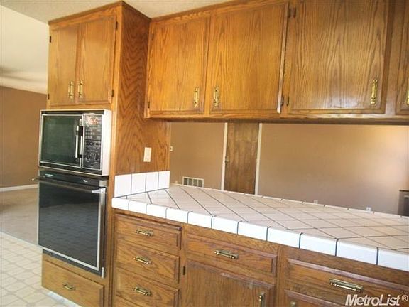 4th image of 14558 S Chickasaw Way