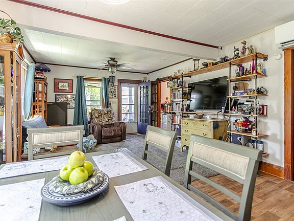 4th image of 919 Summer Street