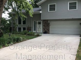 307 Prospect Dr, Papillion, NE 68046