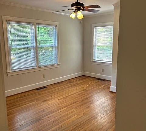 5th image of 1002 SE Greenville Blvd