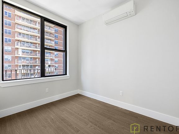 2nd image of 90 Manhattan Ave #4M