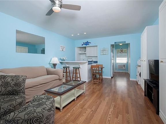 5th image of 235 Seaview Ct APT F8