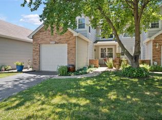 12033 Autumn Lakes Dr, Maryland Heights, MO 63043