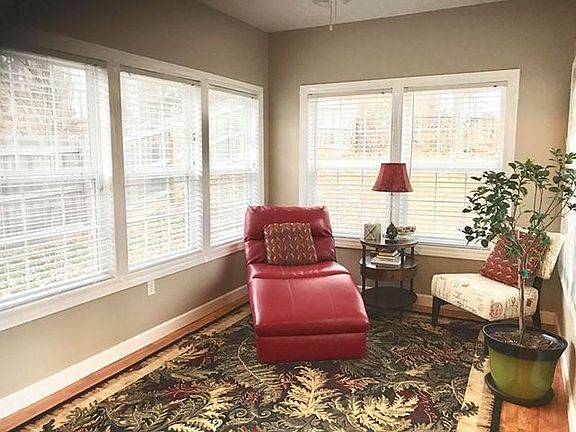 2nd image of 3469 S Glasgow Cir