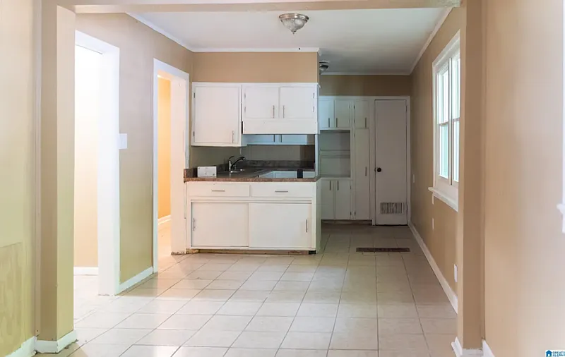 3 bed, 2.0 bath, 900 sqft, $1,250 — Photo 3