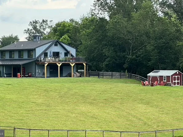 22887 Hopeful Ln, Middleburg, VA 20117