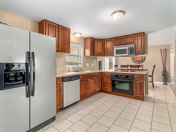 5th image of 1800 Wedgewood Ln