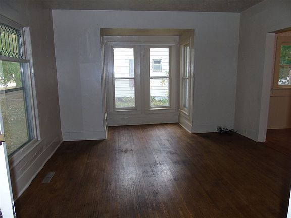 4th image of 759 N 7th St