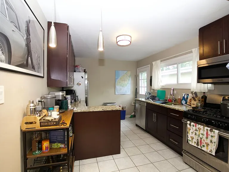 55 E Jeffery Ave #SFH — Photo 2