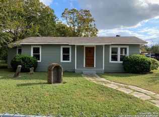 303 Blanks St, Seguin, TX 78155