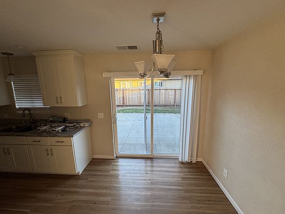 3rd image of 1776 Pescadero Dr