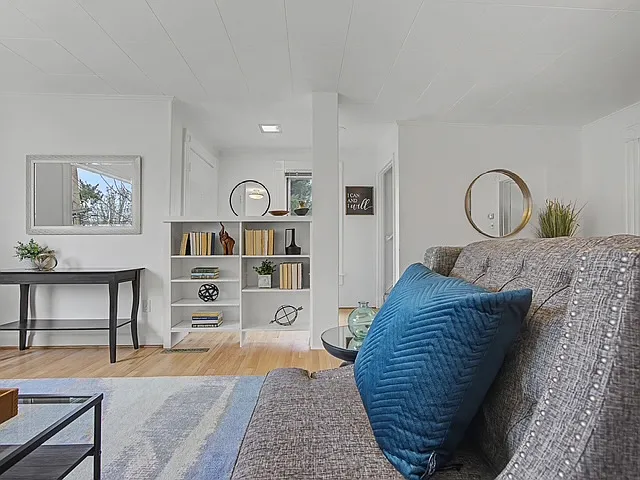 2220 SE Yamhill St — Photo 65