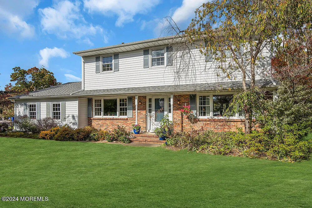 74 Mapletree Road photo 1