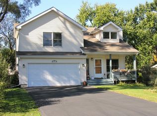 4413 Mapleleaf Dr, McHenry, IL 60051