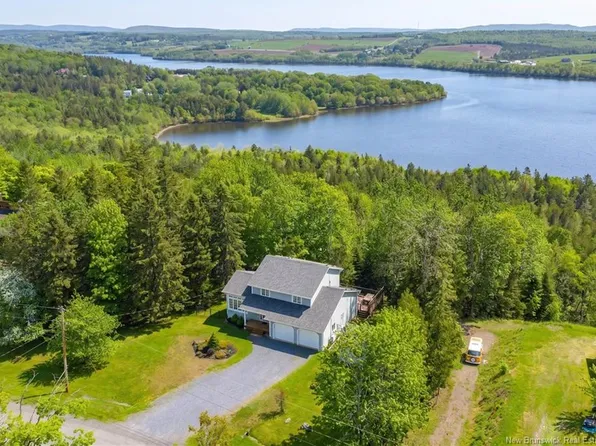37 Bell Ave, Hampton, NB E5N 6R4