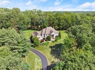 7 Sierra Ln, Easton, CT 06612