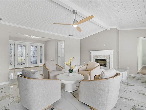 4th image of 3761 Countryside Rd