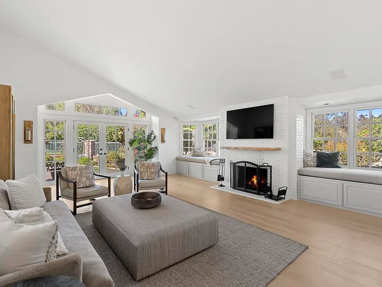 5427 La Crescenta — Photo 2
