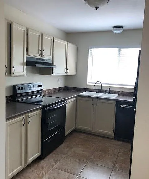 3465 Lochwood Dr #H36 — Photo 3