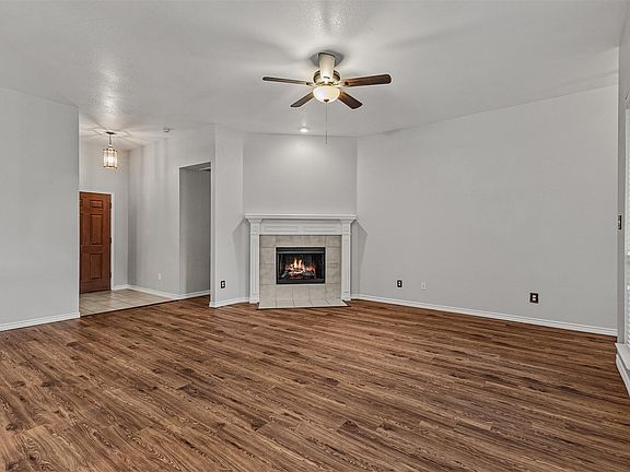 5th image of 7413 Providence Dr