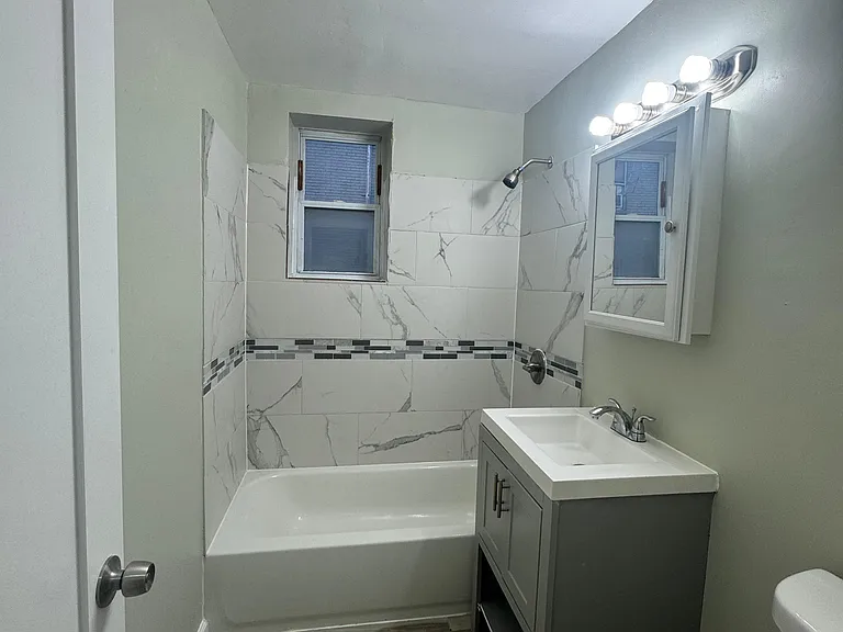 270 Stuyvesant Ave #1A — Photo 2