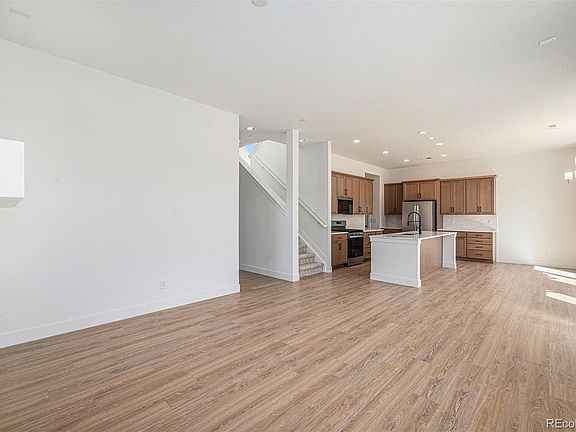 3rd image of 888 S Valentia Street Bldg 11 #103