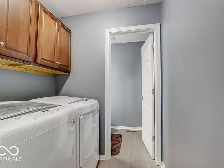 3083 Armory Dr — Photo 31
