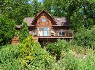 S7267 Lake Rd, Hillpoint, WI 53937