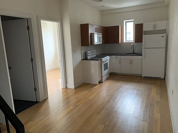 2nd image of 396 Cornelia St #2R