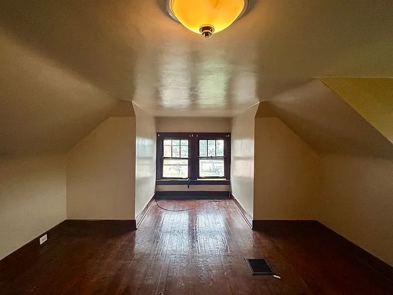 1311 Oakhill St — Photo 14