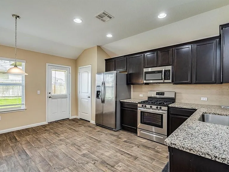 617 Callahan Ln — Photo 5