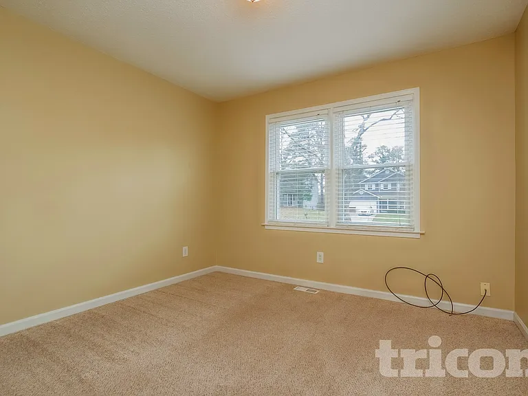 125 Wayside Dr — Photo 9
