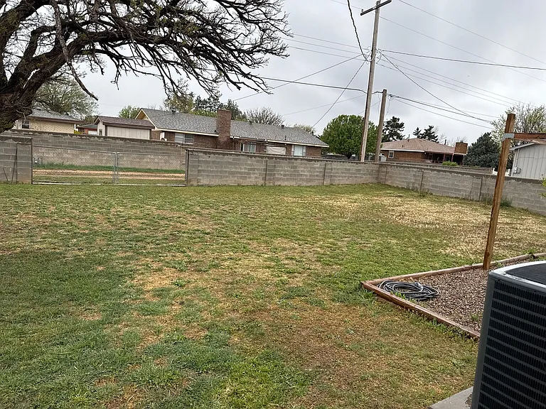 1317 Lexington Rd — Photo 41