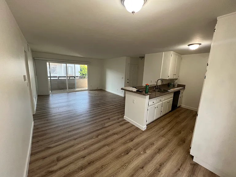 2511 W Sunflower Ave #T12 — Photo 5