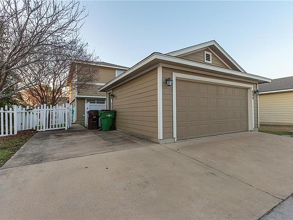 5th image of 609 Rolling Oak Dr